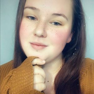 Meet your Posher, Brittney